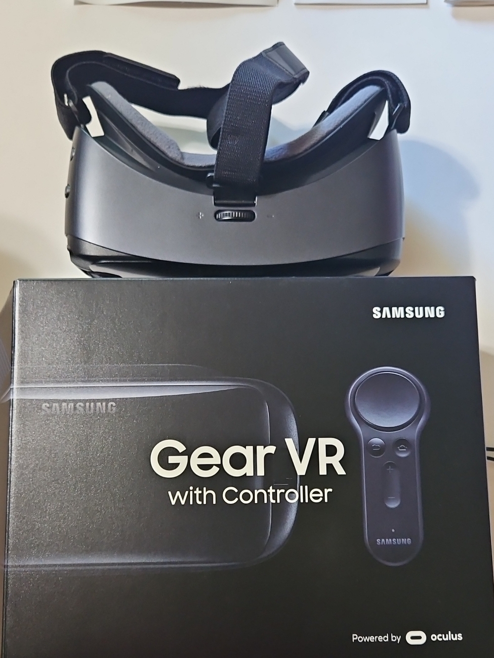 Samsung Gear VR Headset and Controller - Black